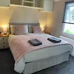 Lakes Edge View 밀롬