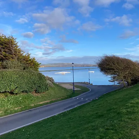 בית נופש Lakes Edge View *