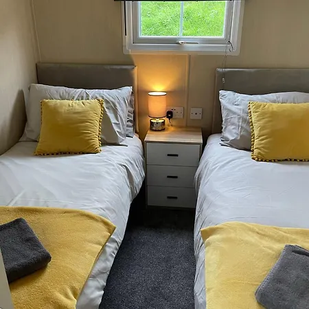 Lakes Edge View Милом